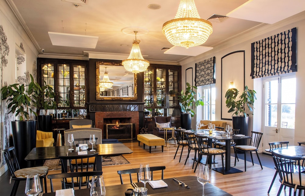 Grande Roche Hotel 65/76