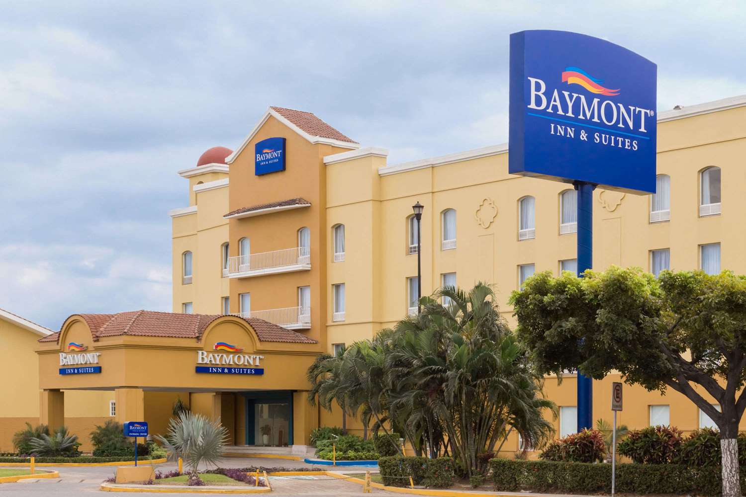 Baymont by Wyndham Lazaro Cardenas 1/16