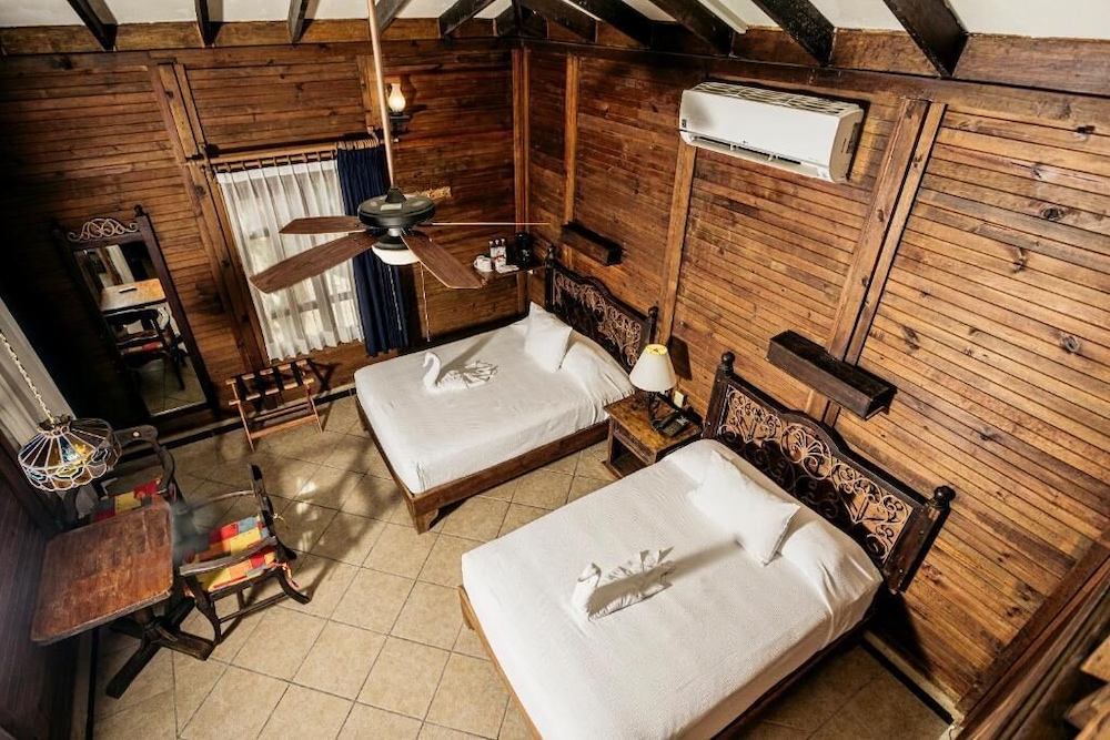 Palm, Beach, Bungalow, 2 Double Beds, 3 Double Beds، Petit Lafitte Hotel 8/9