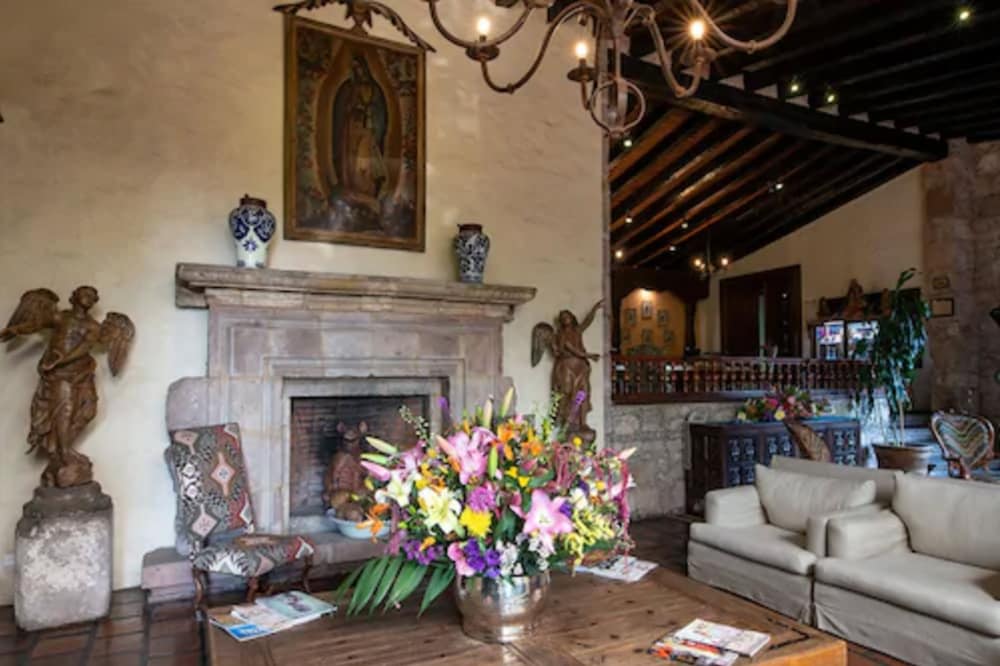 Villa Montana Hotel And Spa Boutique 53/70