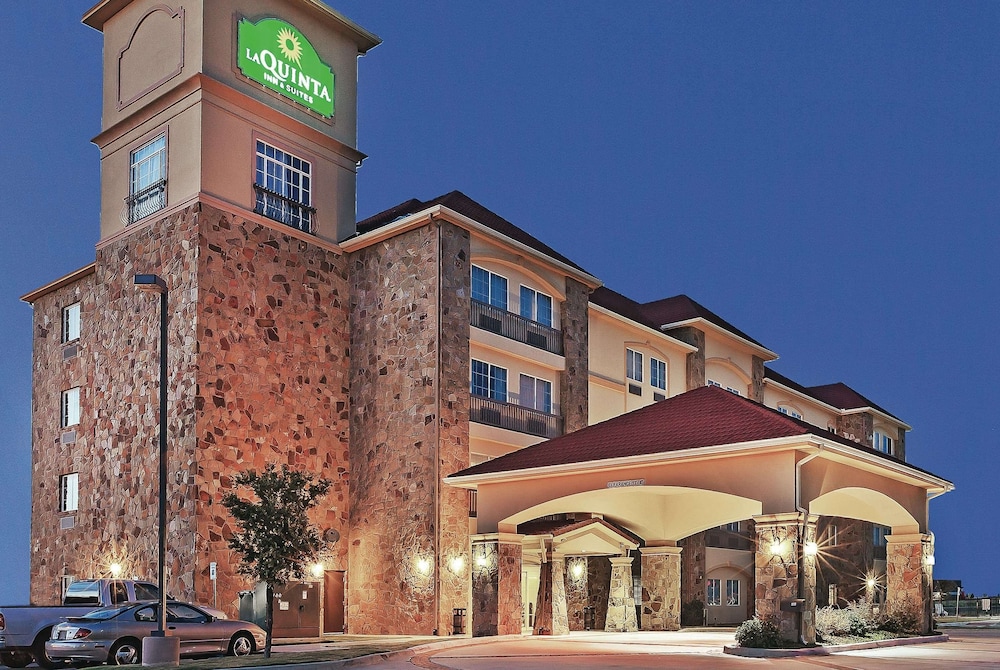 La Quinta Inn & Suites by Wyndham McKinney 5/45