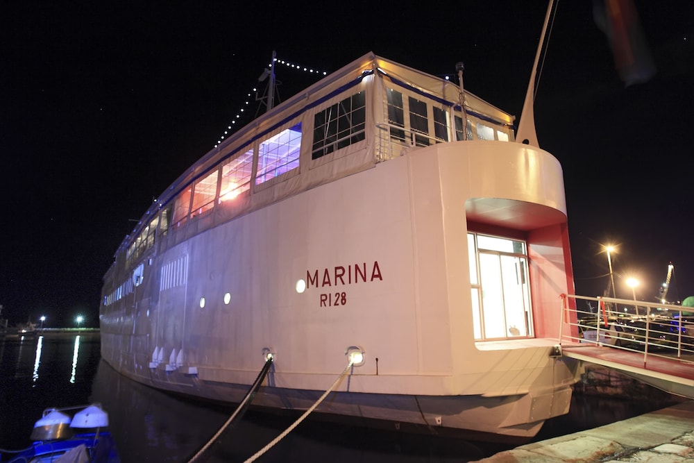 Botel Marina 2/70