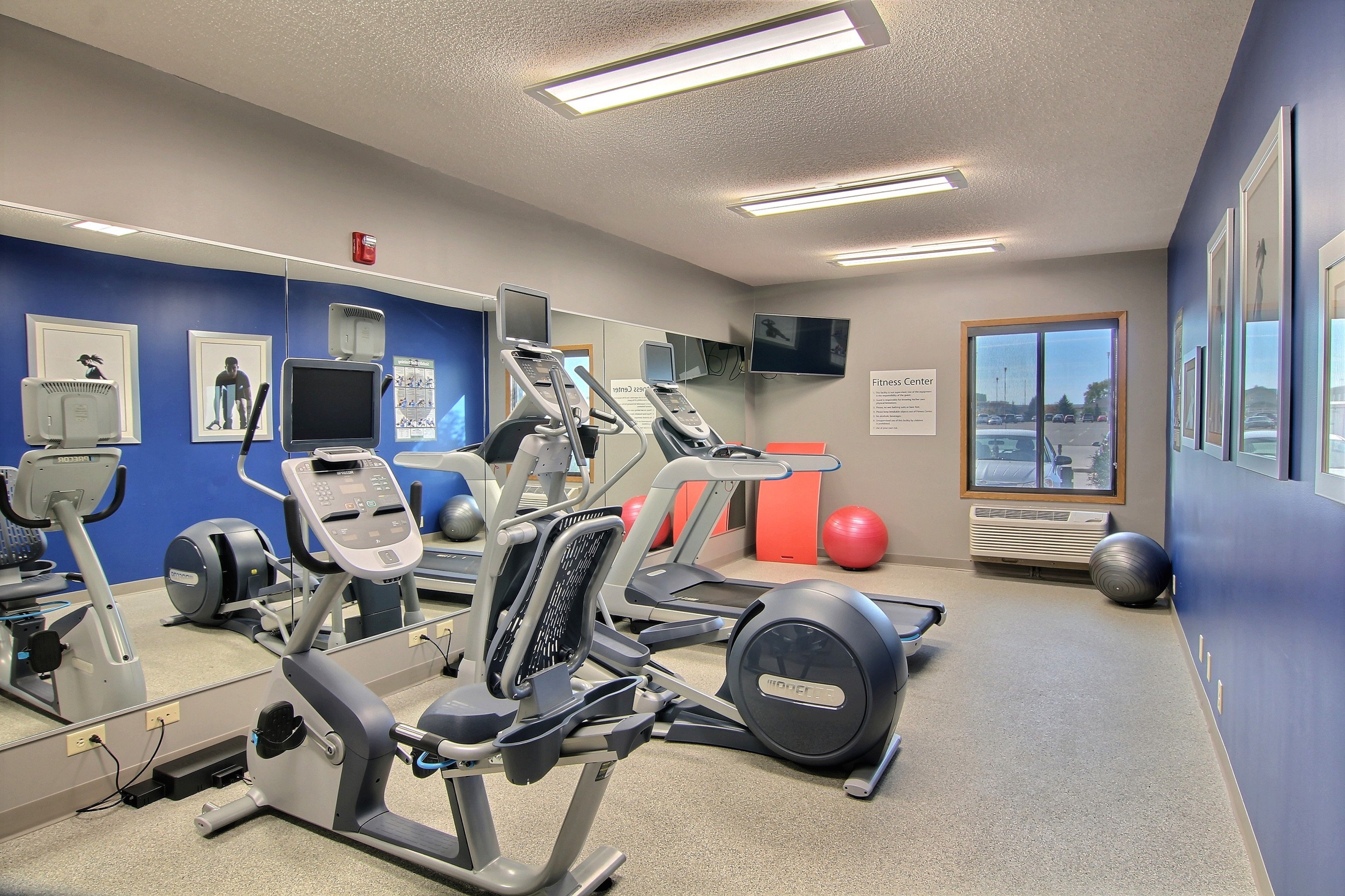 Holiday Inn Express Fargo-West Acres 48/70