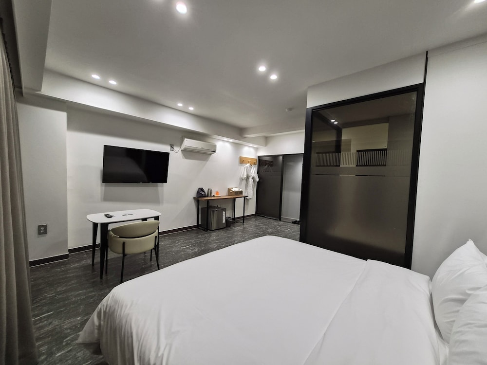 SUPERIOR, DOUBLE BED