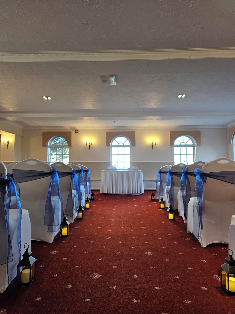 MARSH FARM HOTEL 45/50
