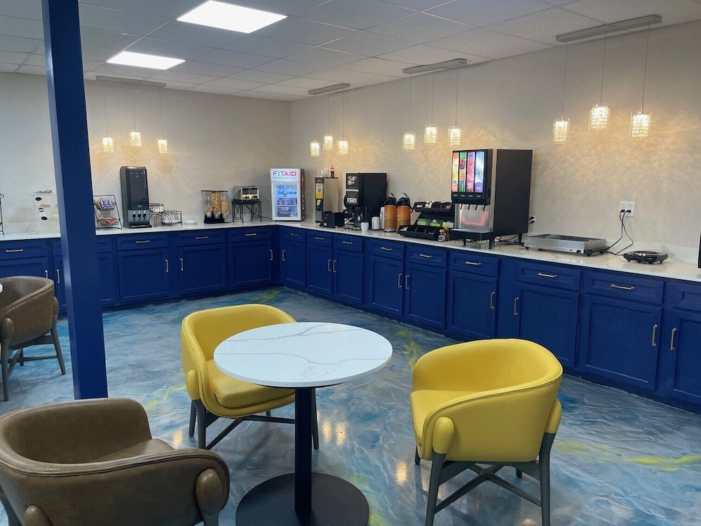 Days Inn by Wyndham Del Rio 40/55