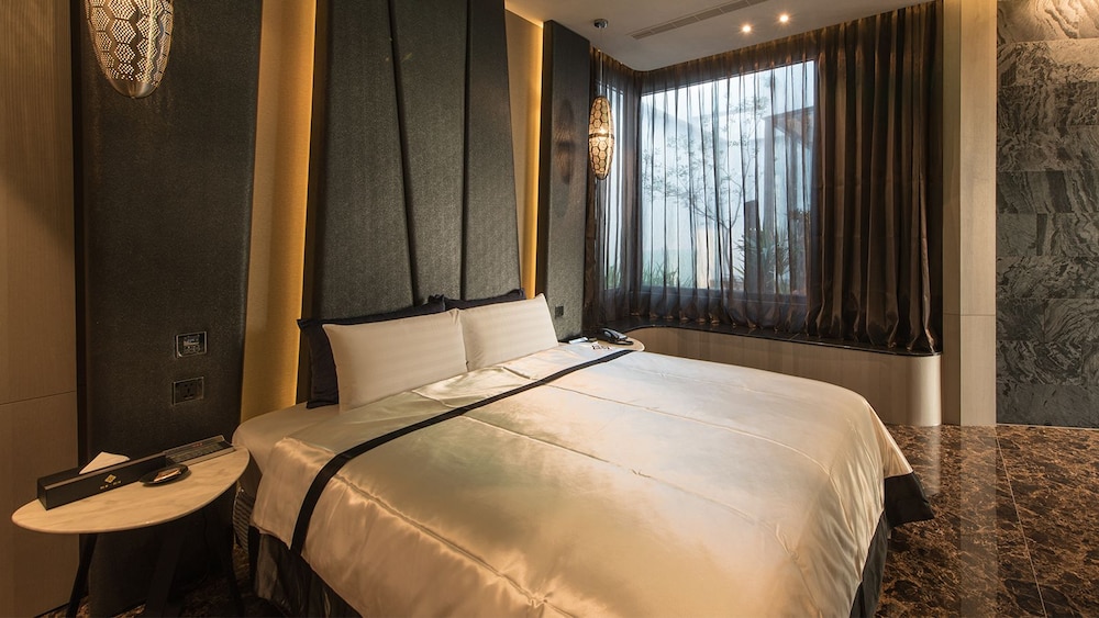 Deluxe, Double Bed