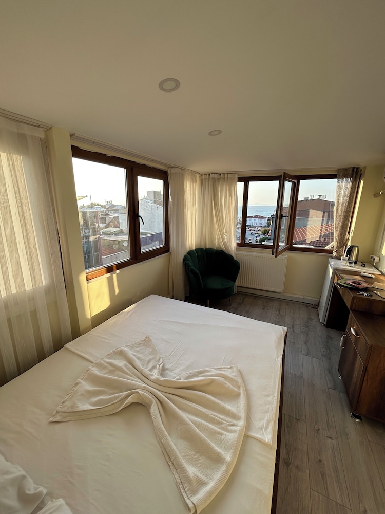 Naval Hotel Yalova 11/39