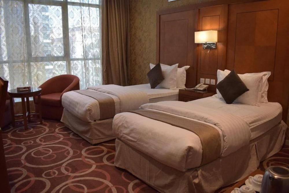فندق أوزون(Ozone hotel) 8/21