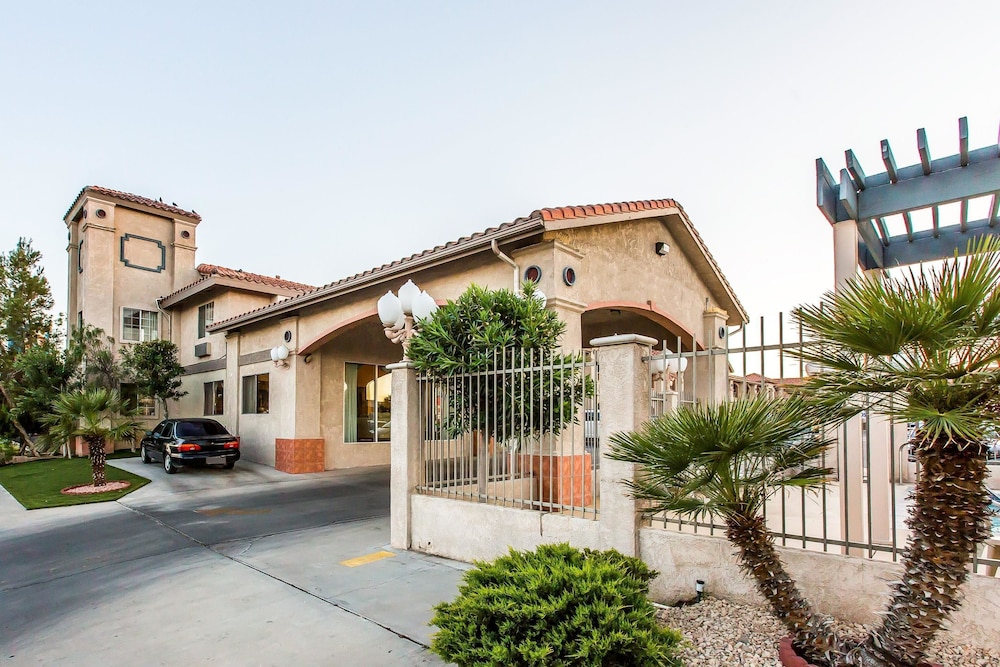 Quality Inn Near China Lake Naval Station 1/42