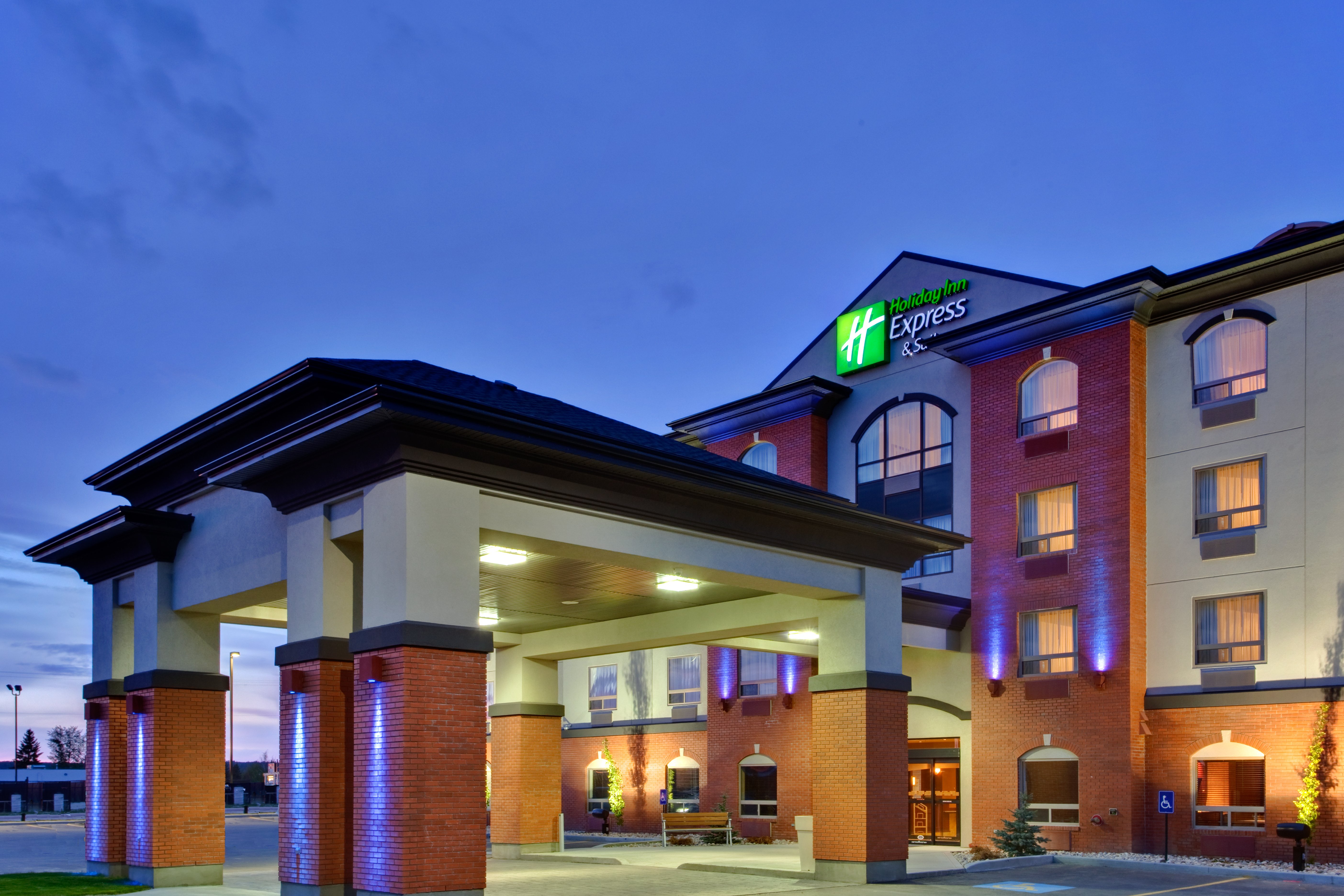 Holiday Inn Express Hotel Suites Whitecourt Southeast 5/78