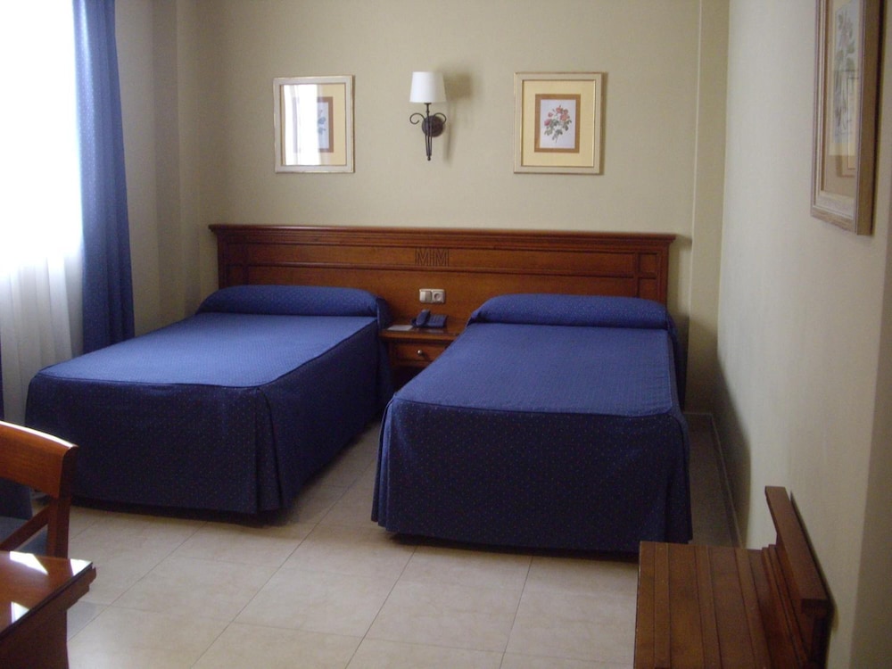Hotel Manolo Mayo 20/40