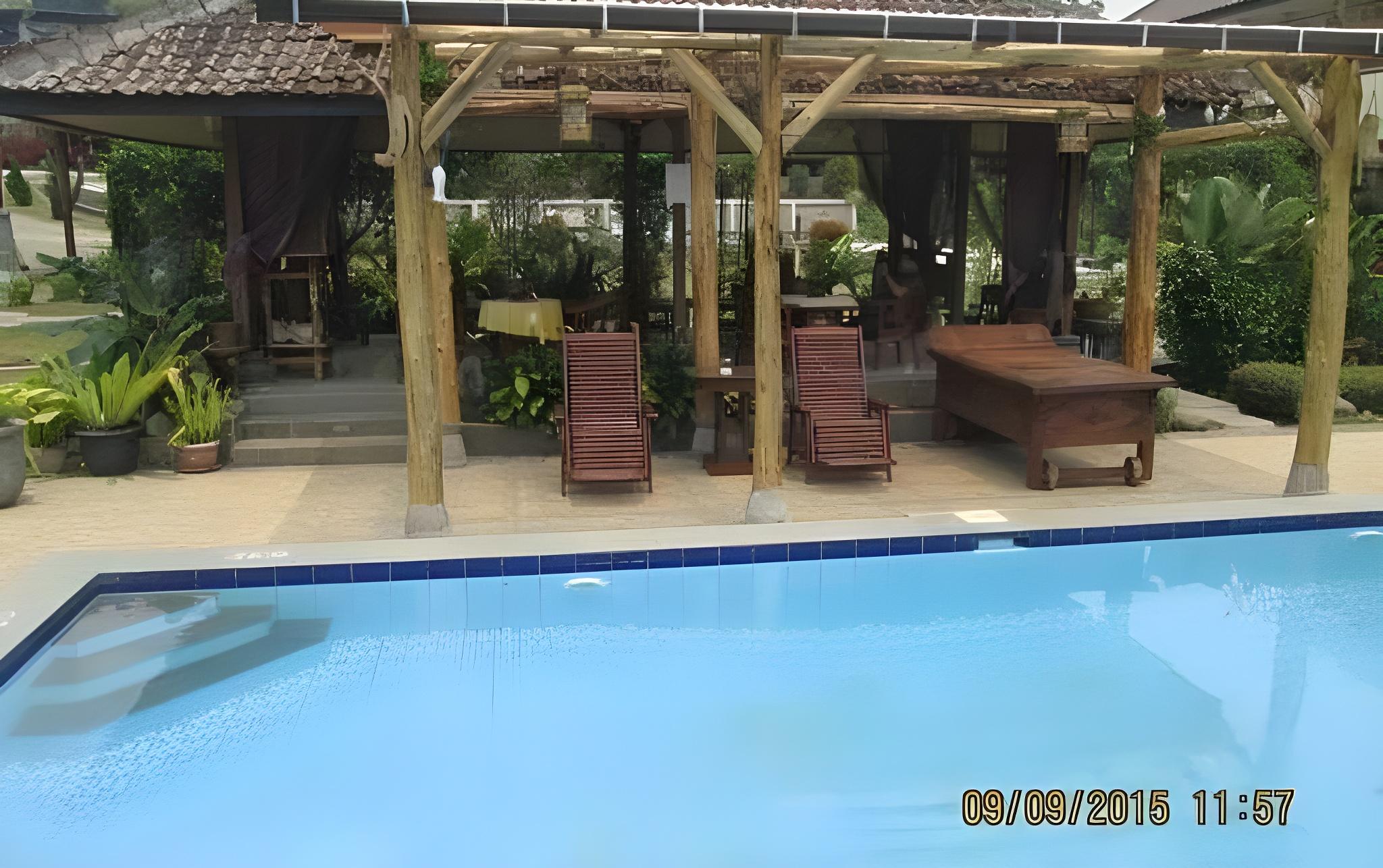 Taman Teratai Hotel 25/50
