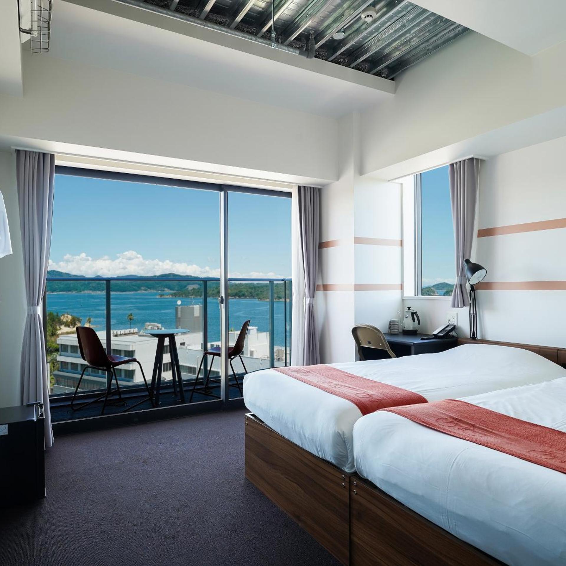 Superior, Twin Beds, Sea View