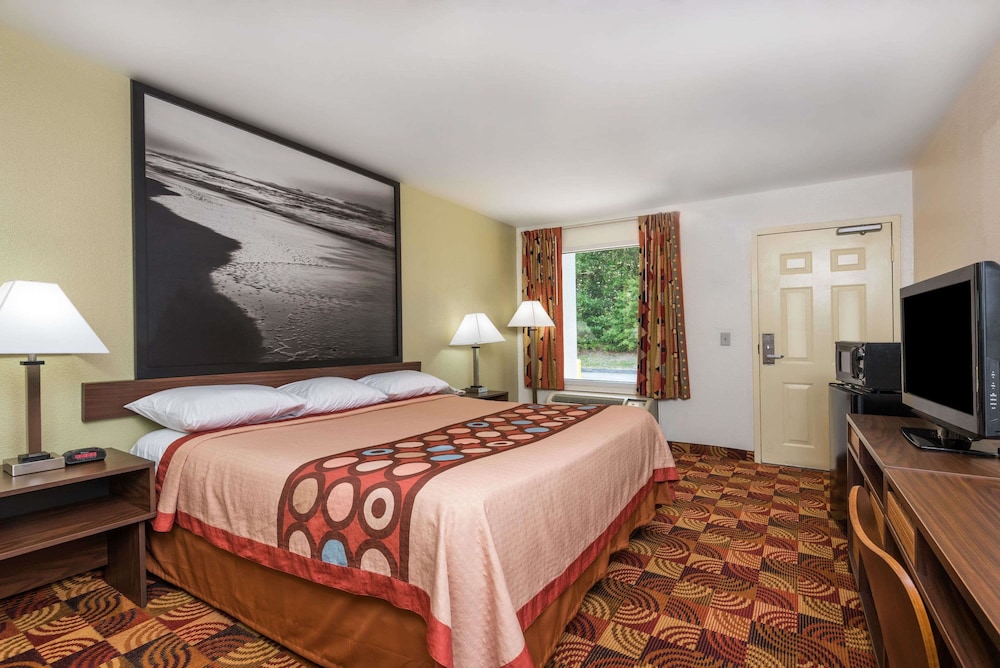 Super 8 by Wyndham Fayetteville 21/39