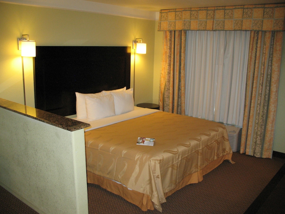 Quality Inn and Suites Gallup I-40 Exit 20 13/32