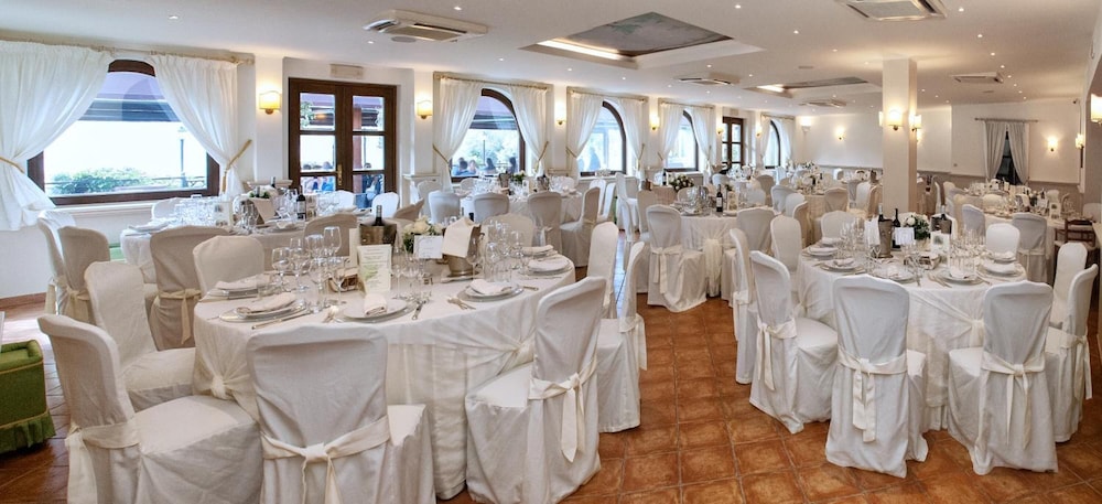 Hotel Villa Degli Angeli 30/57