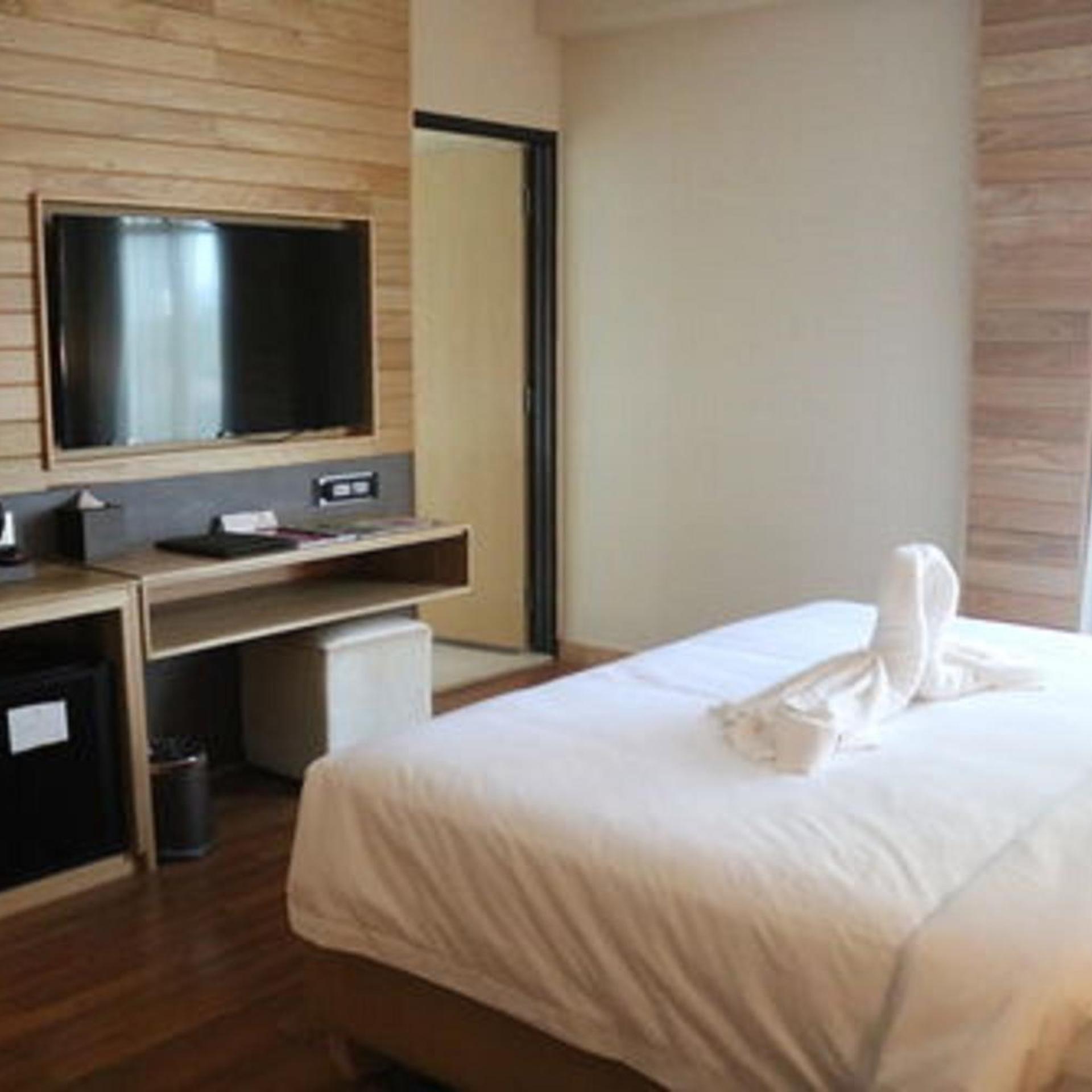 Executive, King Bed, Bathtub