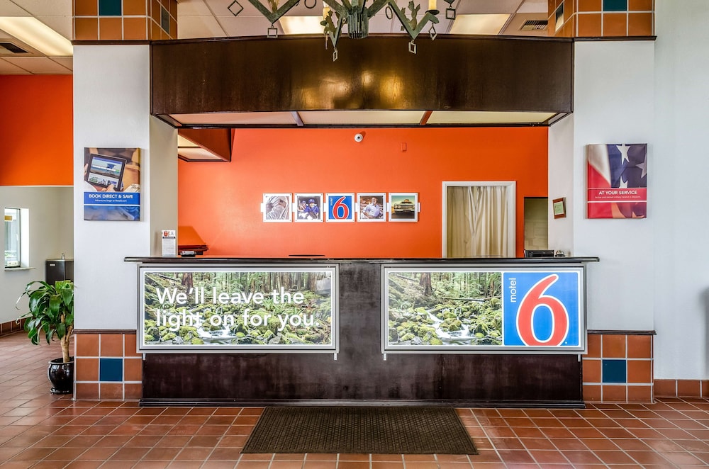 Motel6 Oakdale, CA 11/67