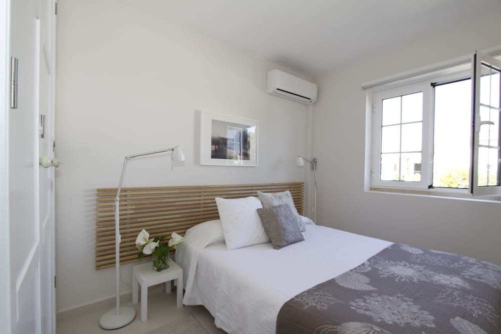 APARTAMENTOS THE OLD VILLAGE BY VILLAGE 4U 11/75