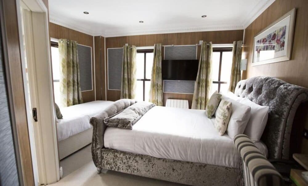 The Cheshire Hotel 15/42