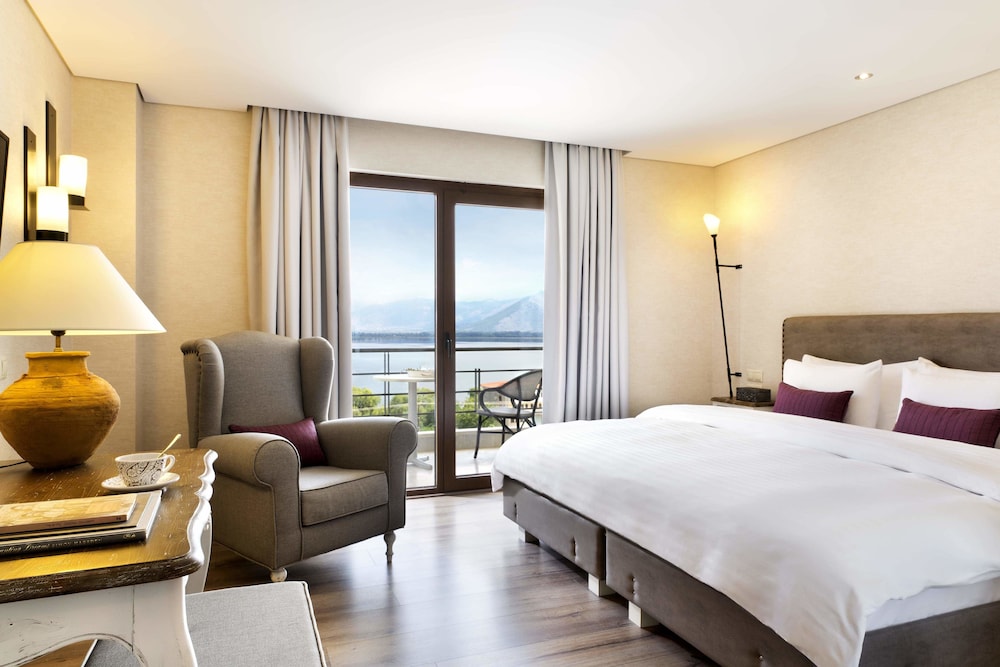 Limneon Resort & Spa 24/73