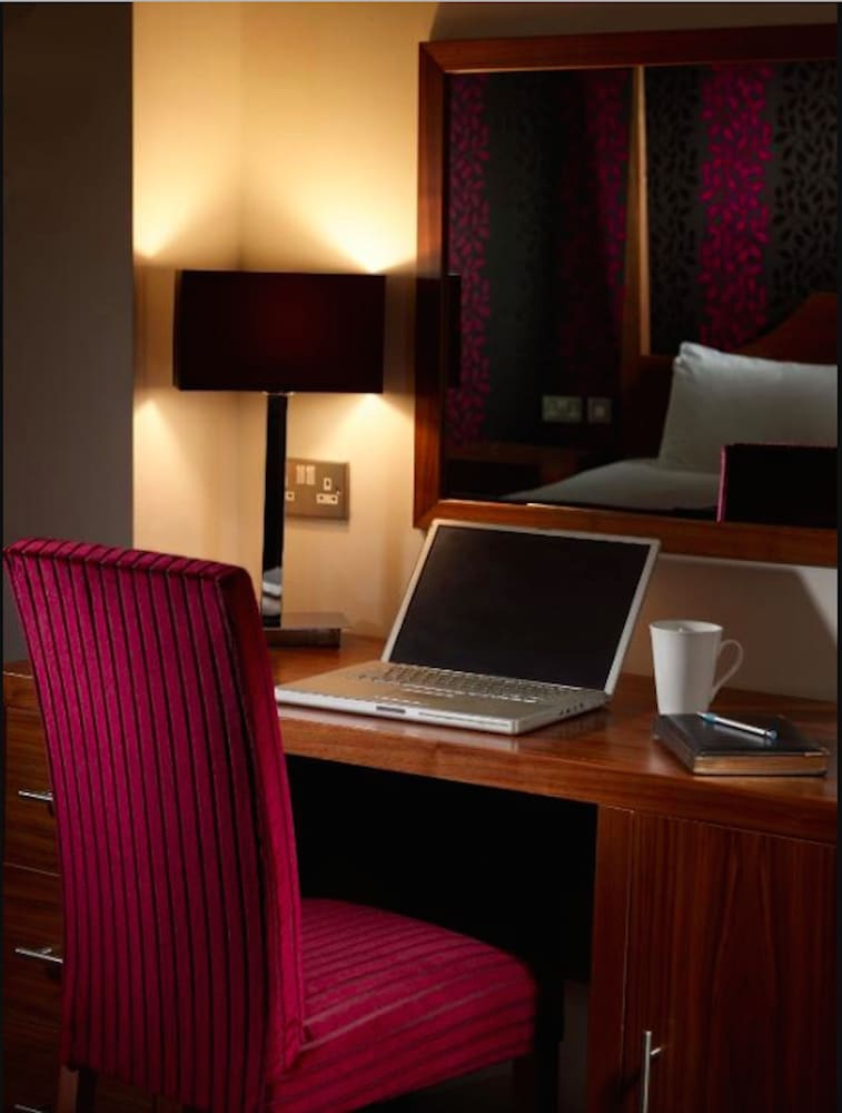 The Boleyn Hotel 46/50