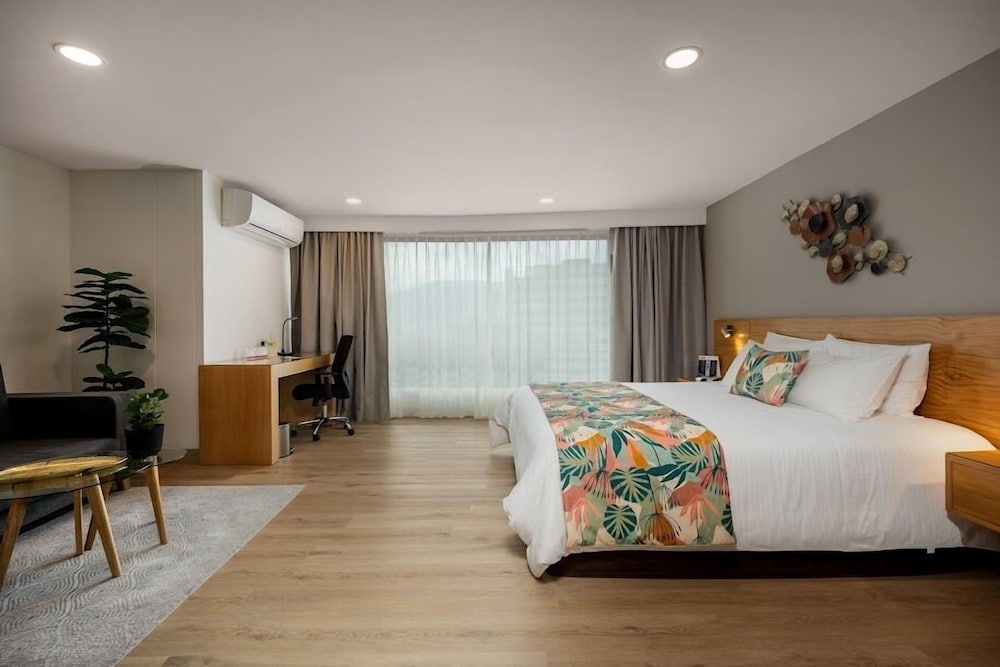 Leblon Suites Hotel 25/60