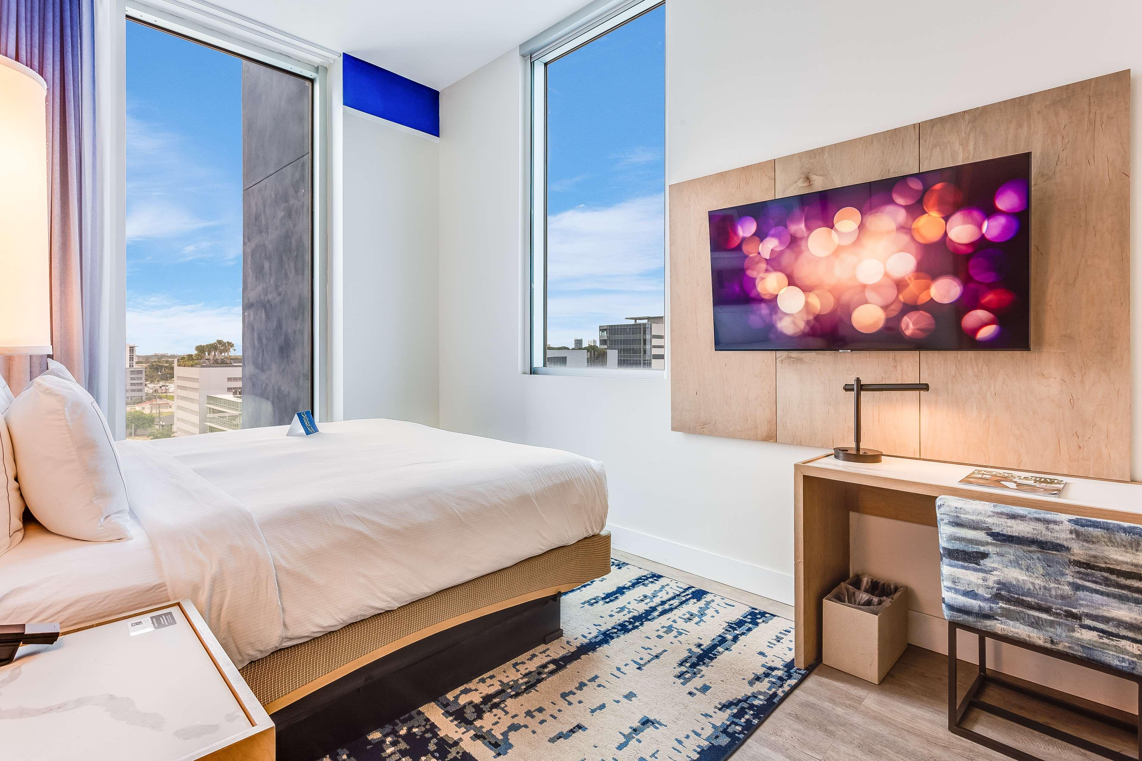 Compact, Guest Room, King Bed