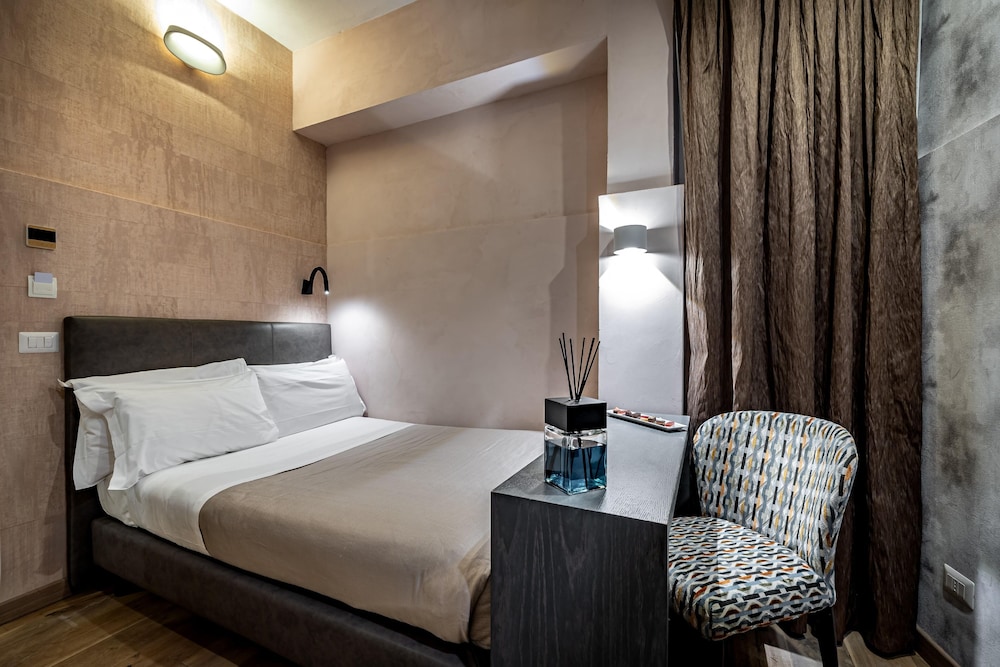 ECONOMY, SINGLE, DOUBLE BED
