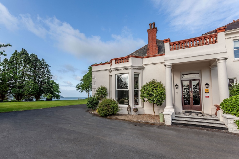 Mansion House Llansteffan 1/32