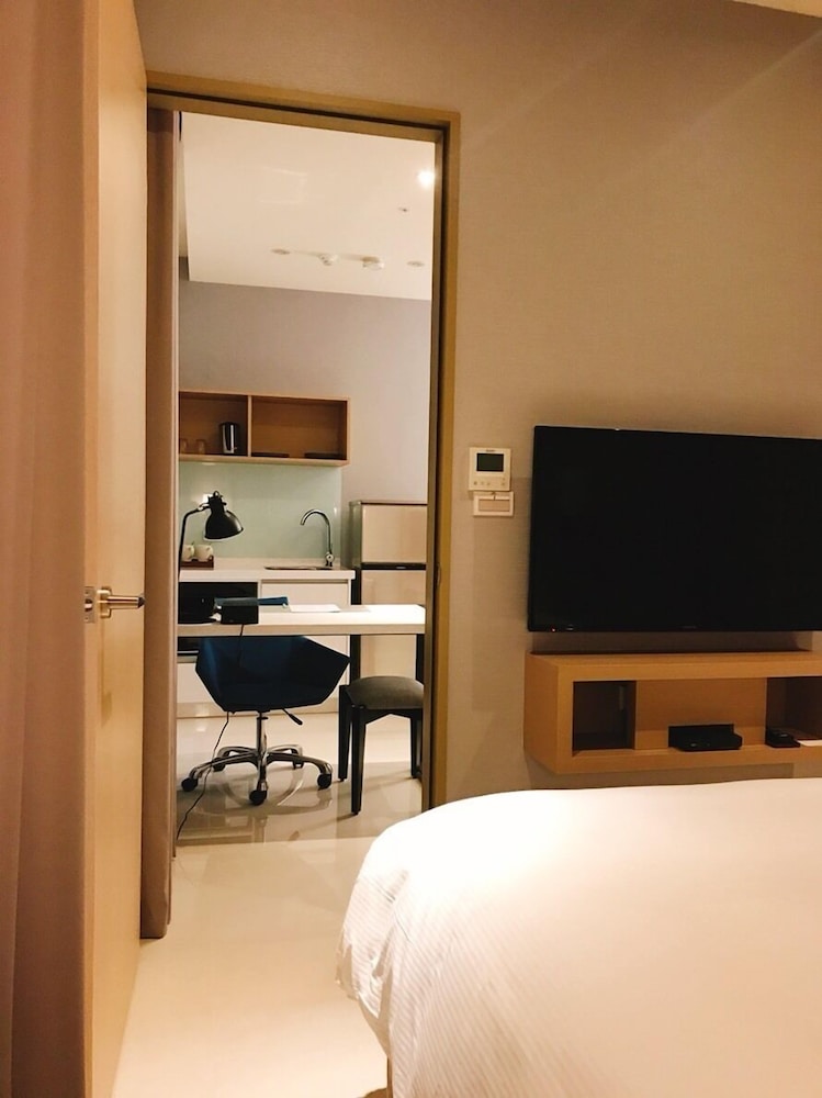Jolley Hotel 34/71