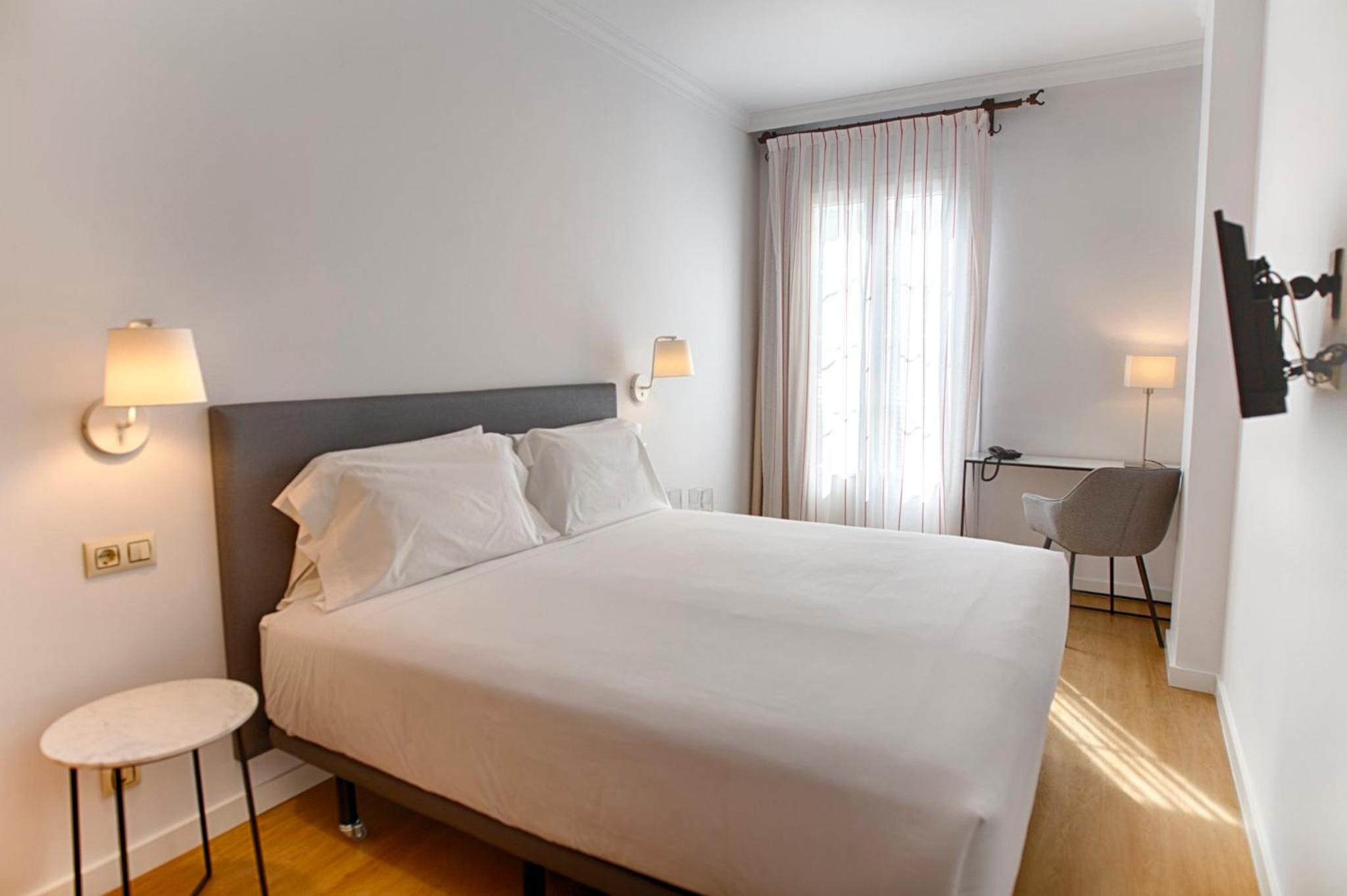 Superior, Queen Bed