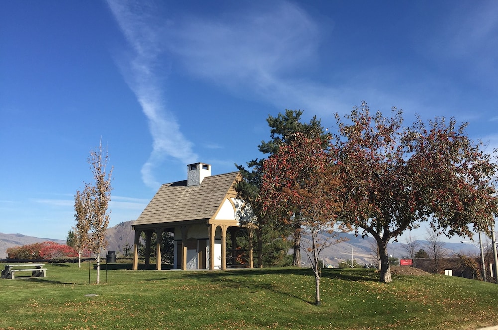 The Vista Inn 55/60