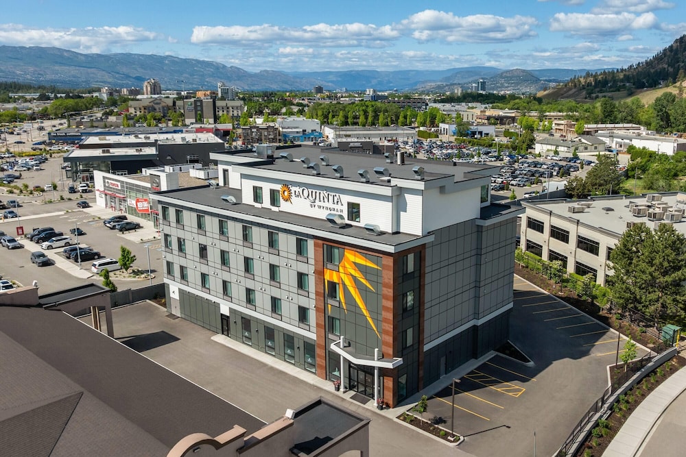 La Quinta Inn & Suites by Wyndham Kelowna BC 2/51
