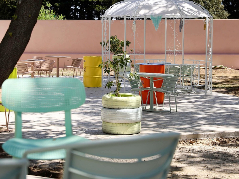 Ibis Styles Pont du Gard Route d'Avignon 26/49