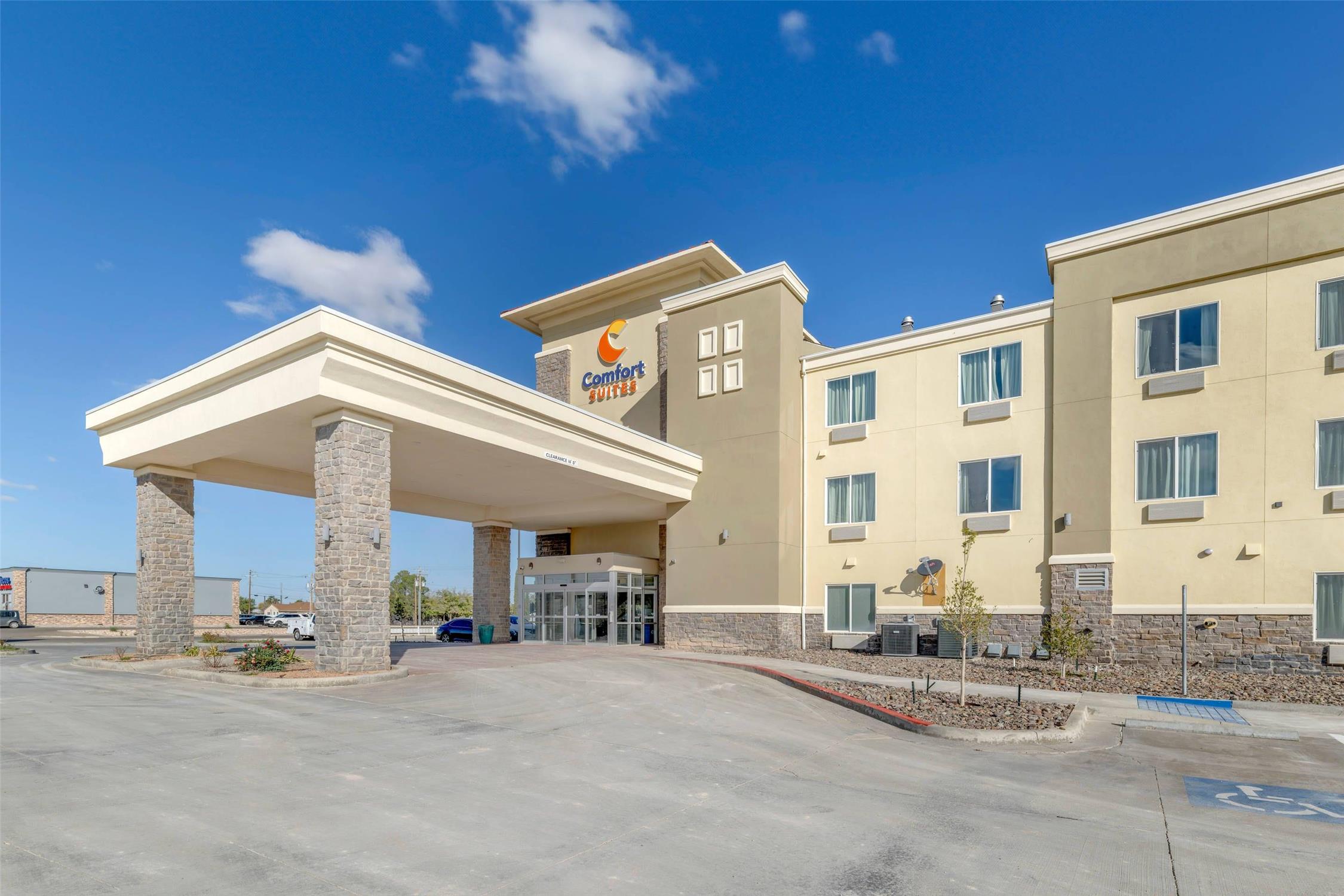 Comfort Suites Pecos 40/42