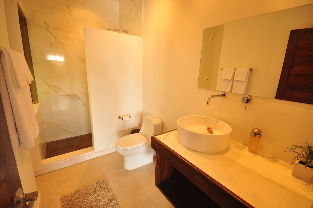 Nautilus Boutique Hotel 48/50