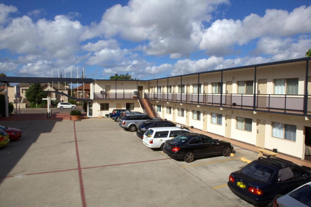 Westside Motor Inn 43/57