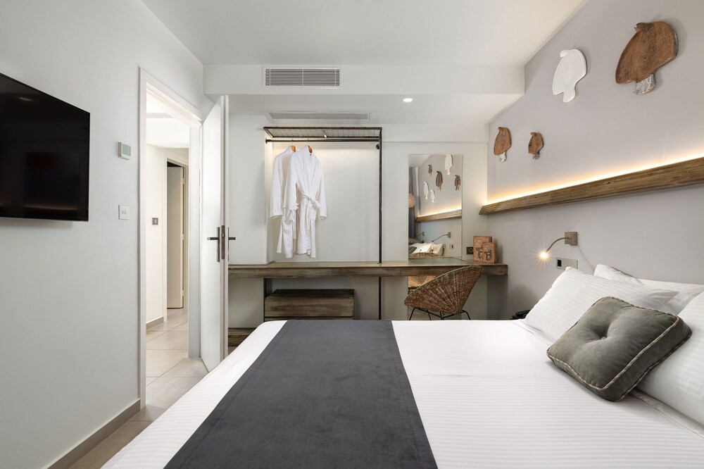 Elakati Luxury Boutique Hotel - Adults Only 6/34