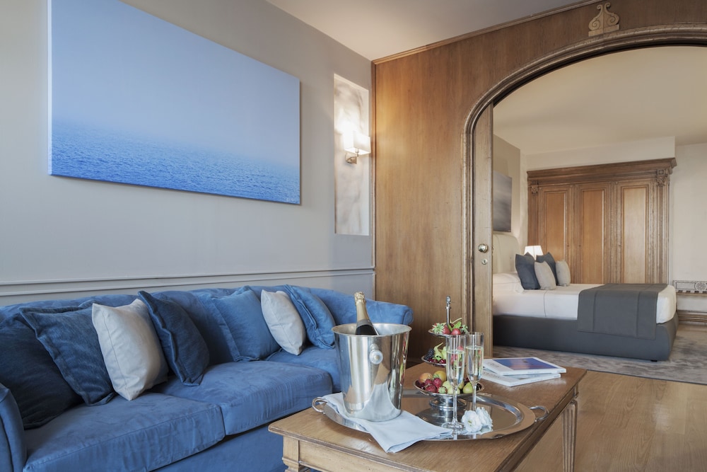 Mazzaro Sea Palace – VRetreats 32/64