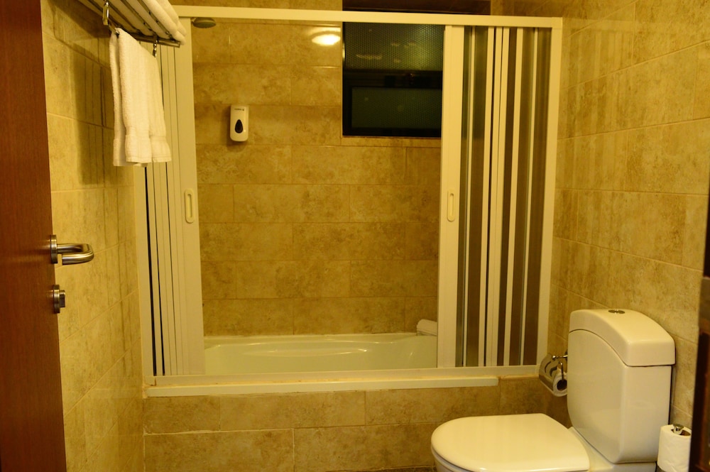 LARSA HOTEL 45/48