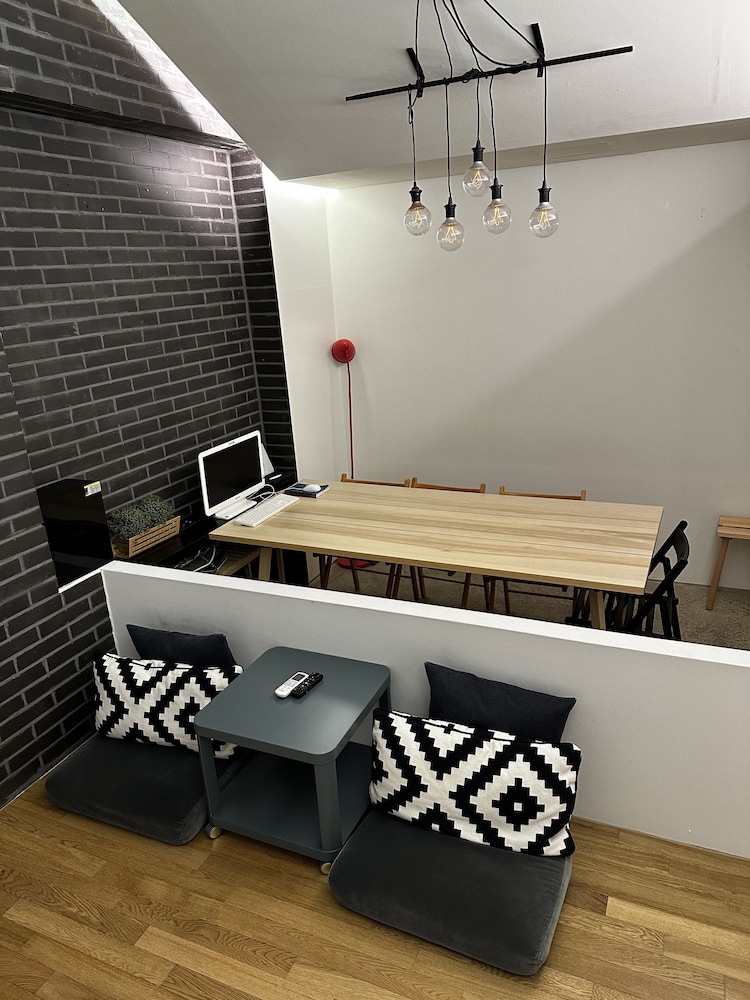 Hotel The Spot 24/50
