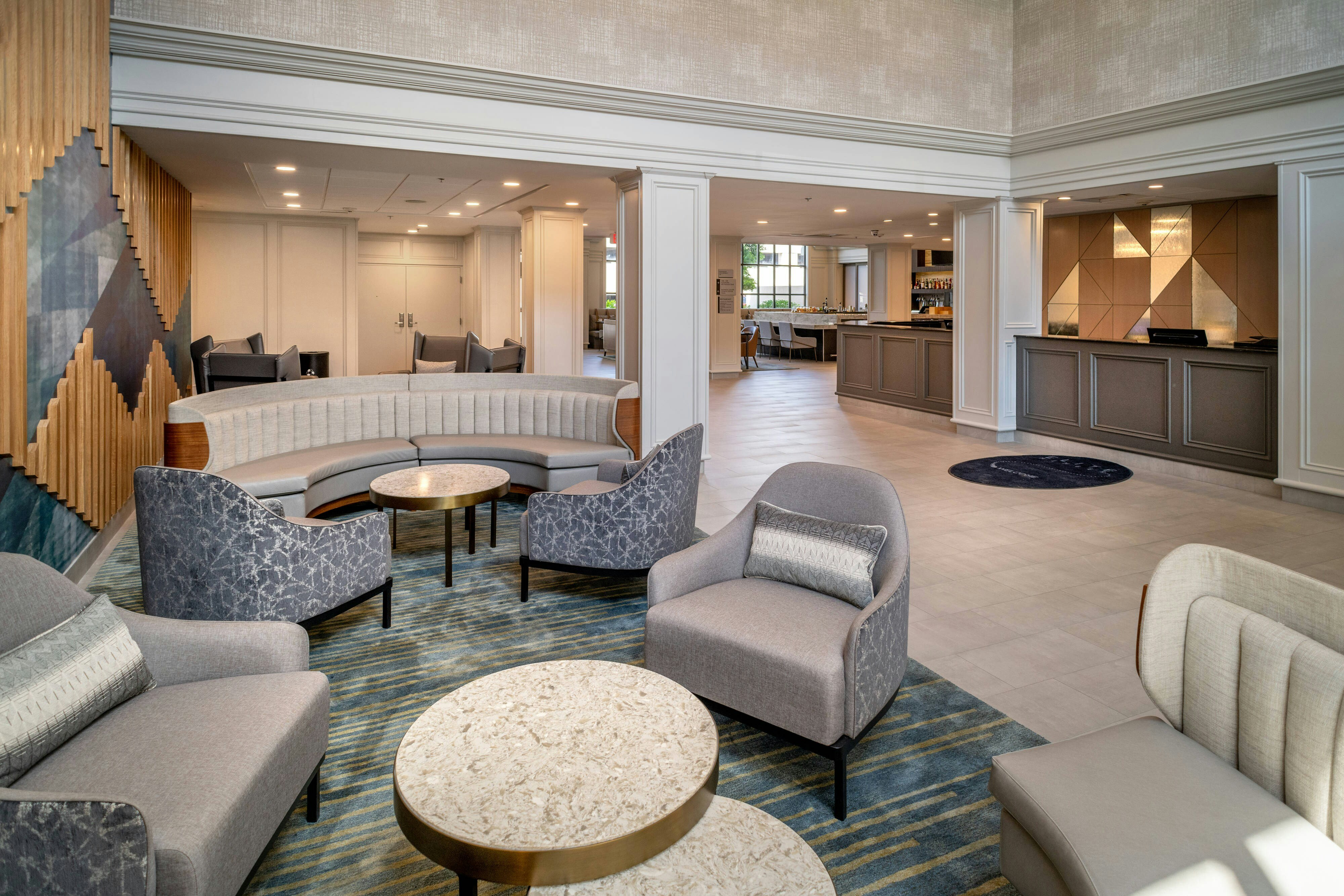Delta Hotels Huntington Downtown 20/37