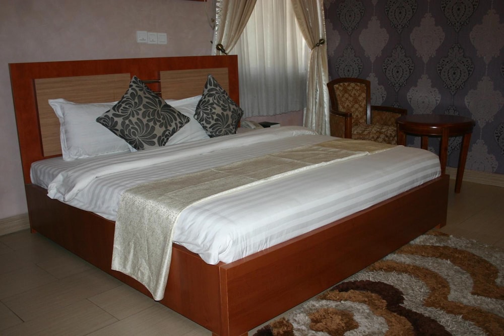 Petrus Hotels Royale 12/50