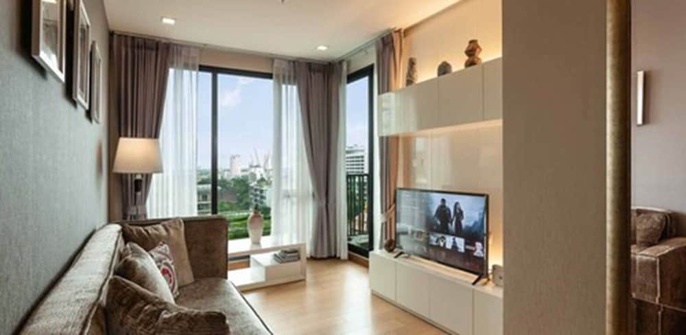 The Astra Luxury Suit condo 36/50