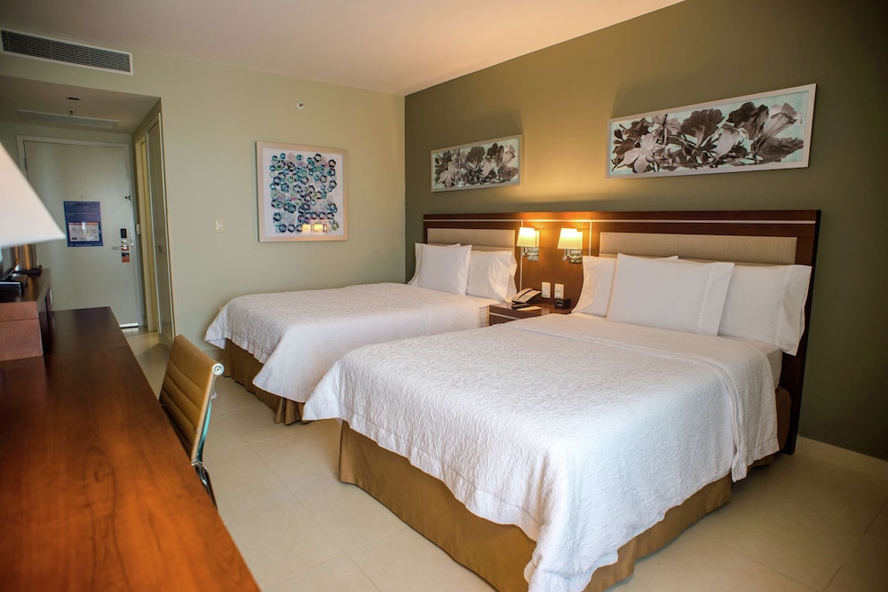 Hampton Inn by Hilton Merida 13/40