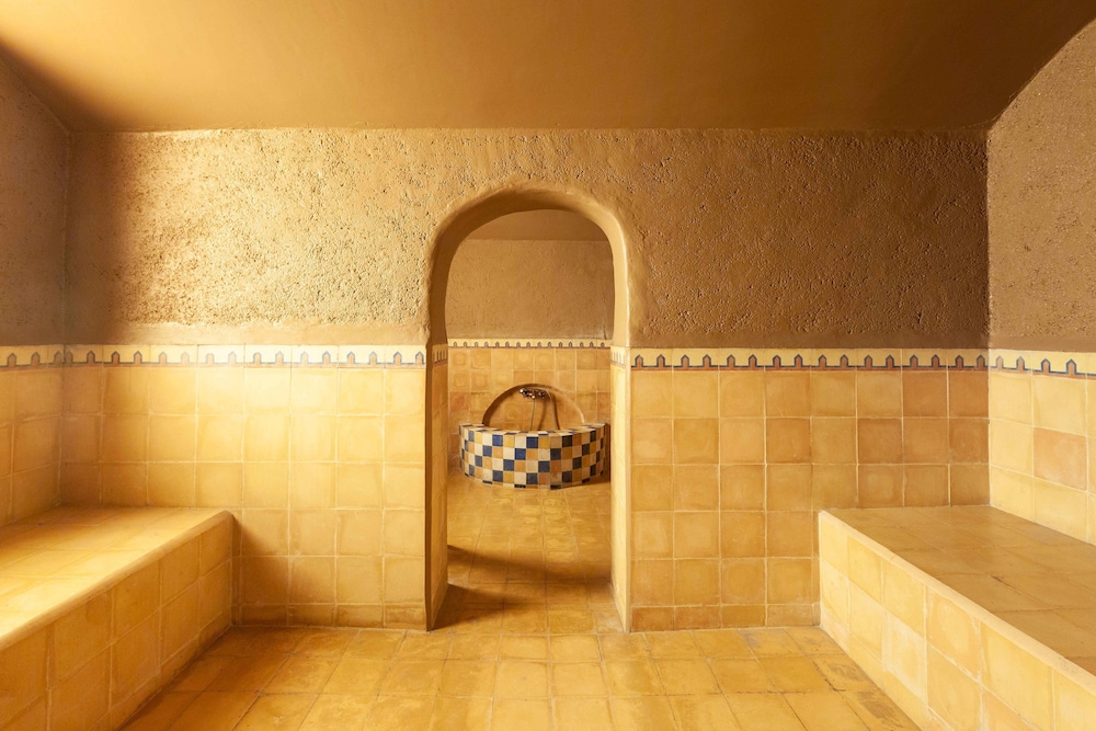Borjs Hotel Suites and Spa 13/31