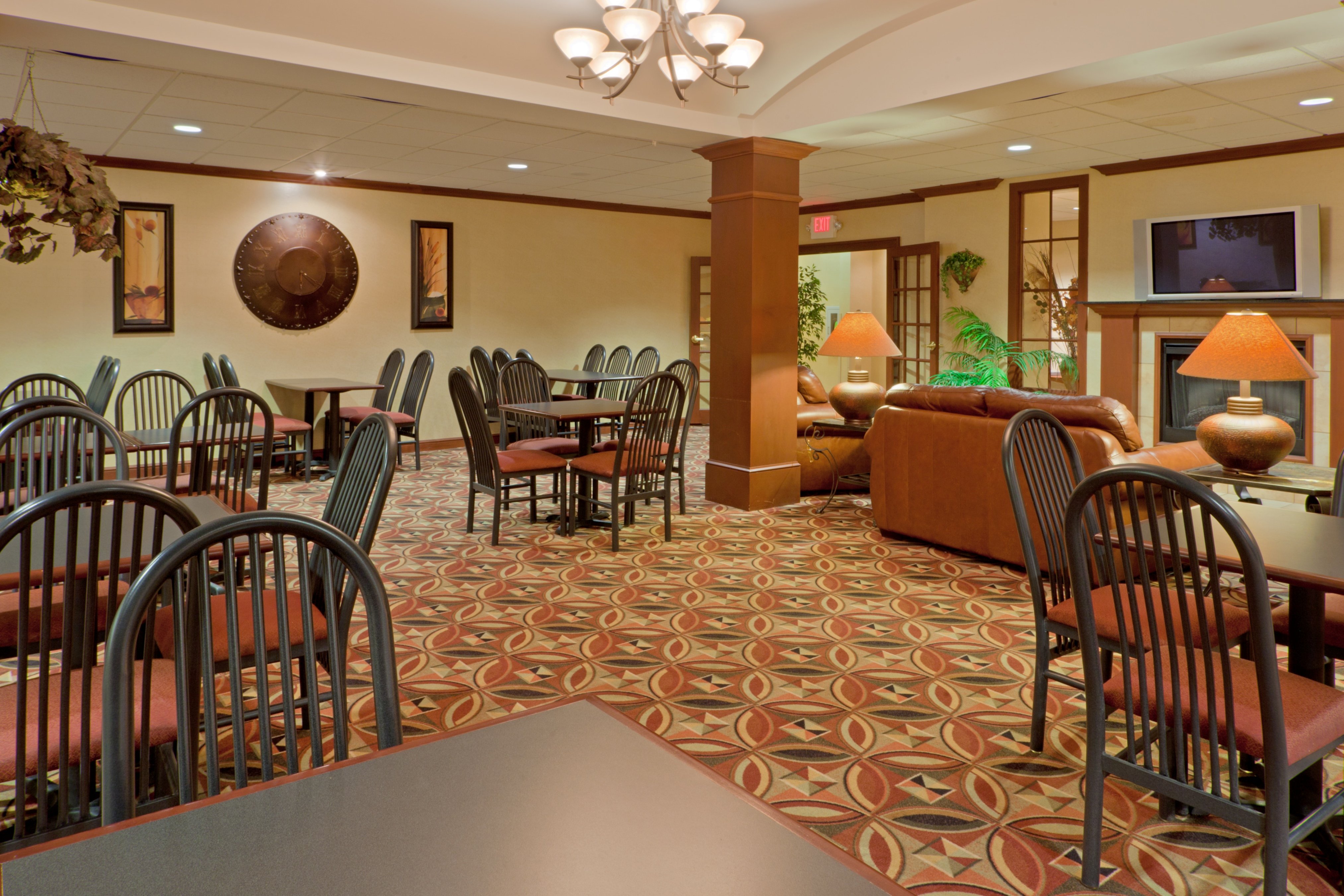 Holiday Inn Express Hotel Suites Kent State University 59/69
