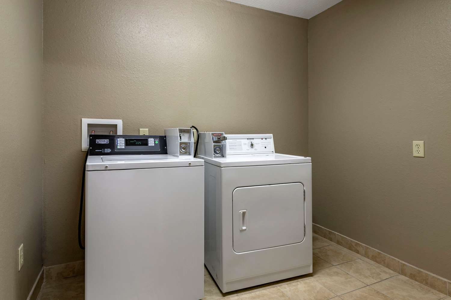 Sleep Inn & Suites Brunswick North, GA 28/31